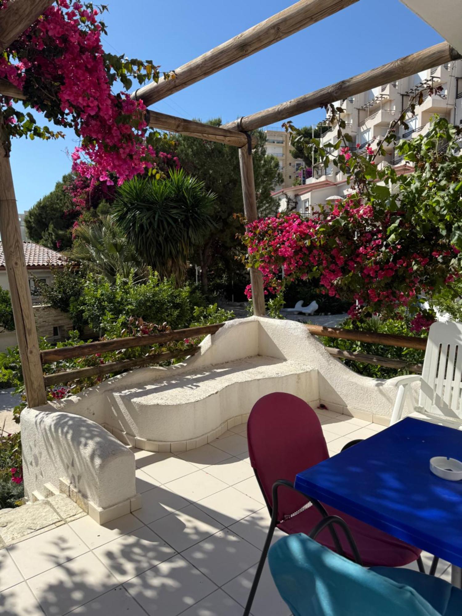 Bellavista Apartments Bougainville Bay Саранде Екстериор снимка