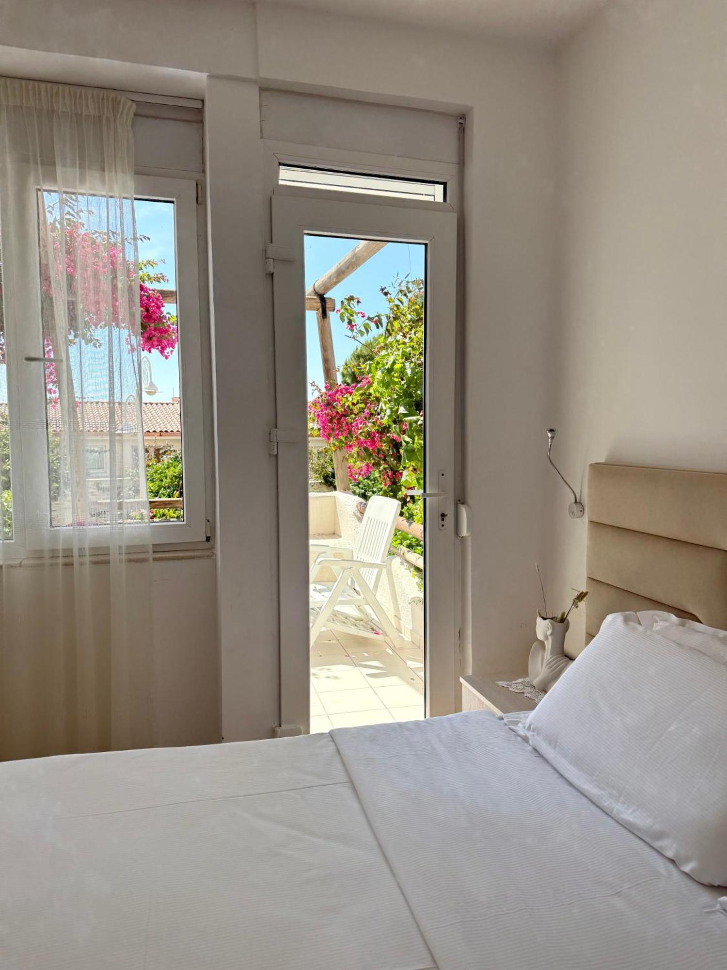 Bellavista Apartments Bougainville Bay Саранде Екстериор снимка