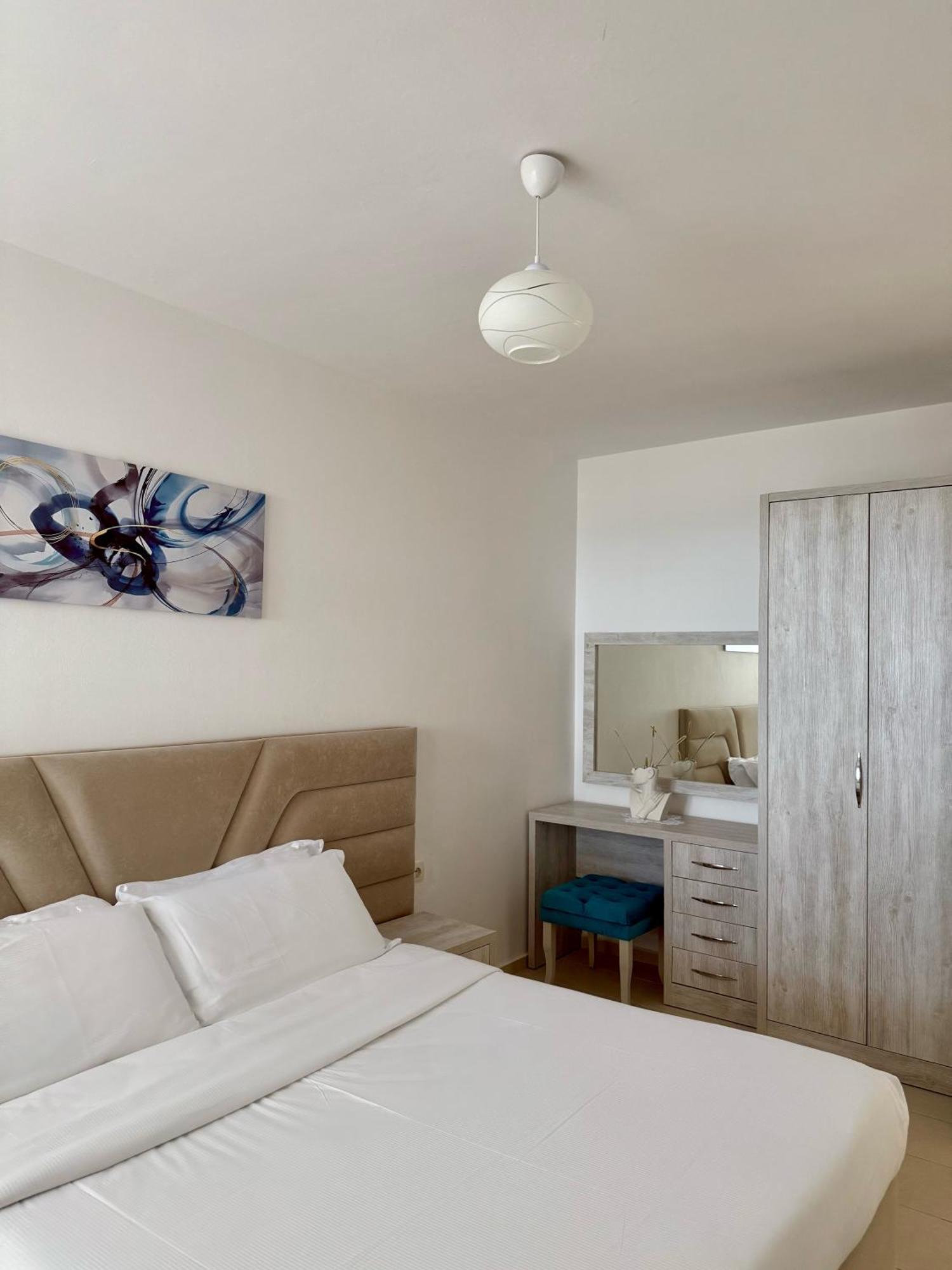 Bellavista Apartments Bougainville Bay Саранде Екстериор снимка