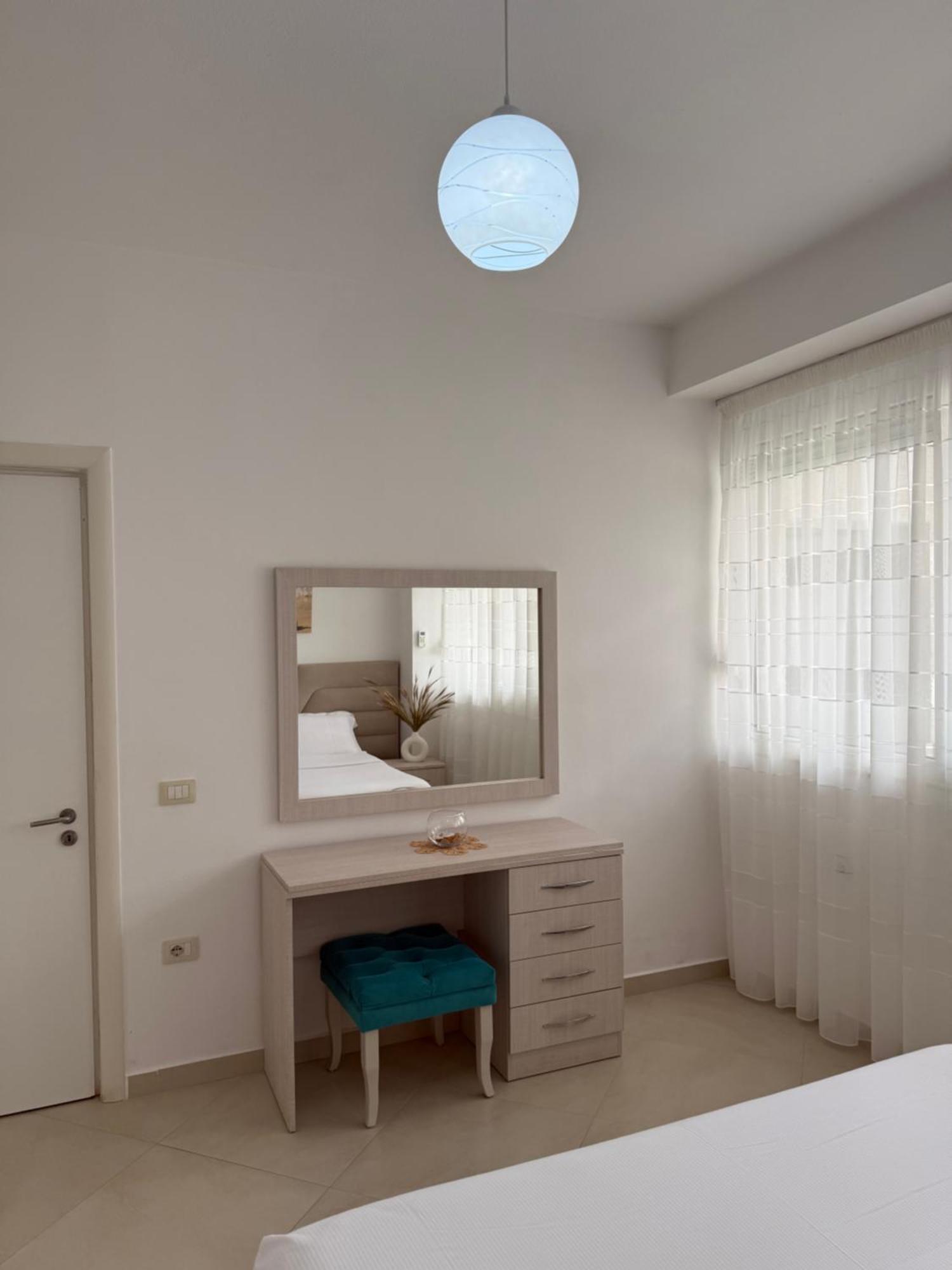 Bellavista Apartments Bougainville Bay Саранде Екстериор снимка